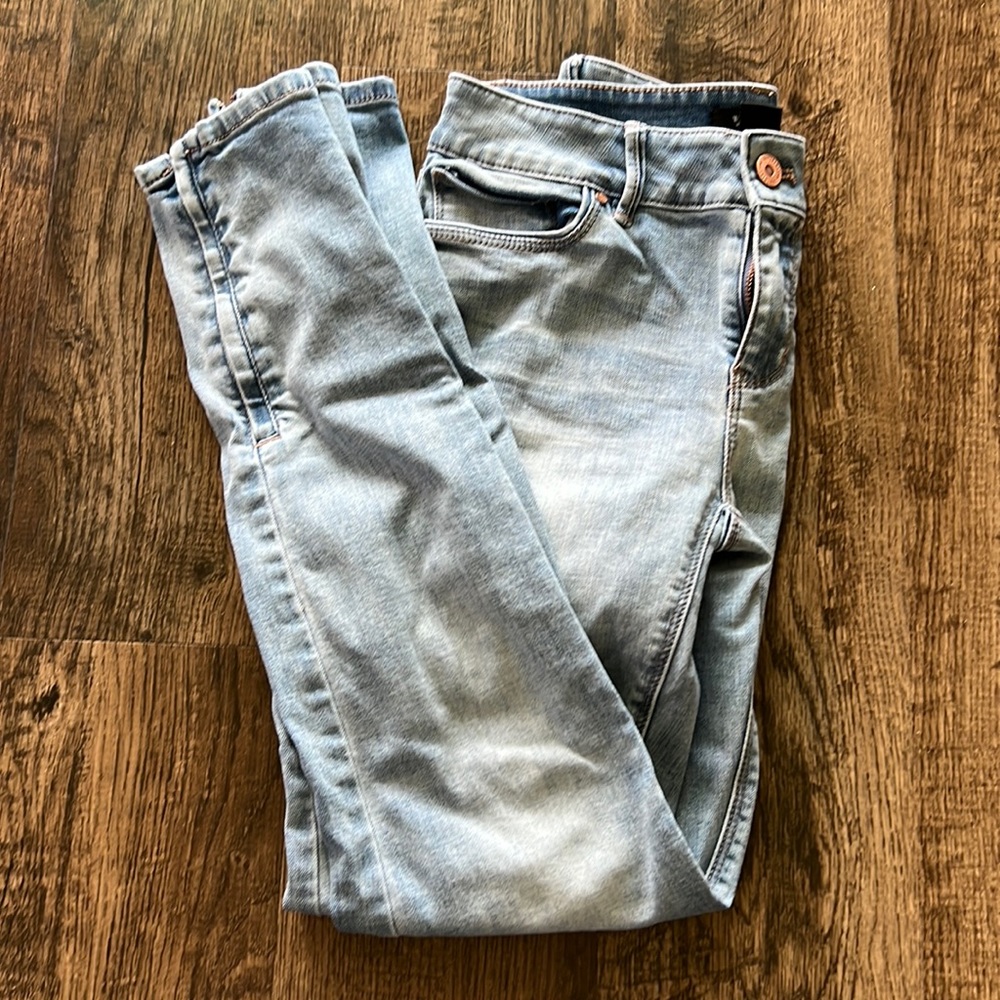 WHBM Skimmer Jeans light wash